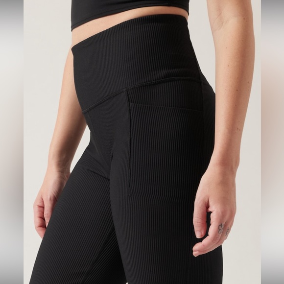 Athleta, super cute pants. Really comfortable - Picture 6 of 6